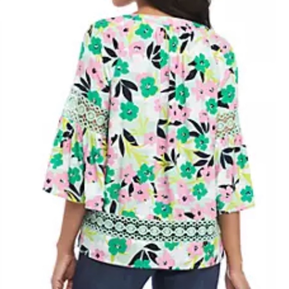 Crown& Ivy bell sleeve‎ floral peasant top. Worn 1x. Retail 65.50 - Picture 2 of 6
